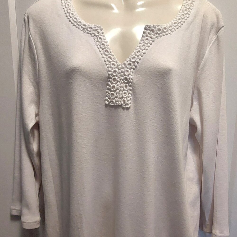 HILLARD & HANSON White 3/4 Sleeves Split Neckline w/Lace Trim Tunic - Size Large